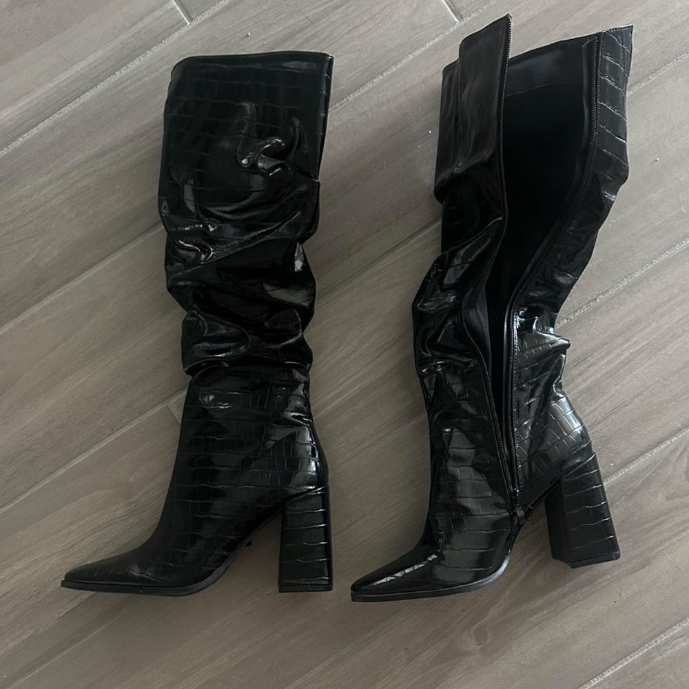 Black Knee-High Block Heel Boots